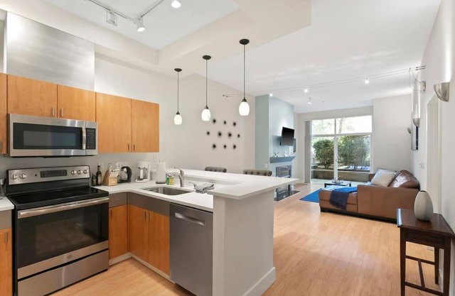Stylish one bedroom and parking! - 80 WalkScore