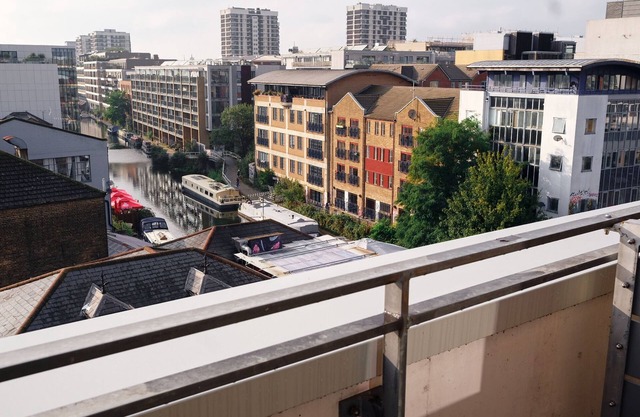 Stylish Penthouse In Hackney