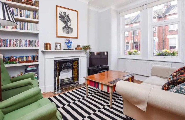 Stylish & Quirky 1BD Flat - Tooting