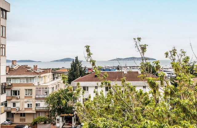 Stylish Sea View Flat on Bagdat Avenue in Bostanci