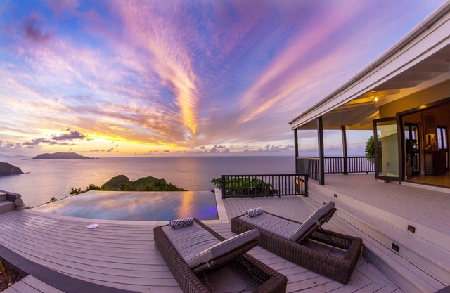 Stylish, Secluded Villa with Pool, Hot tub and Stunning Views