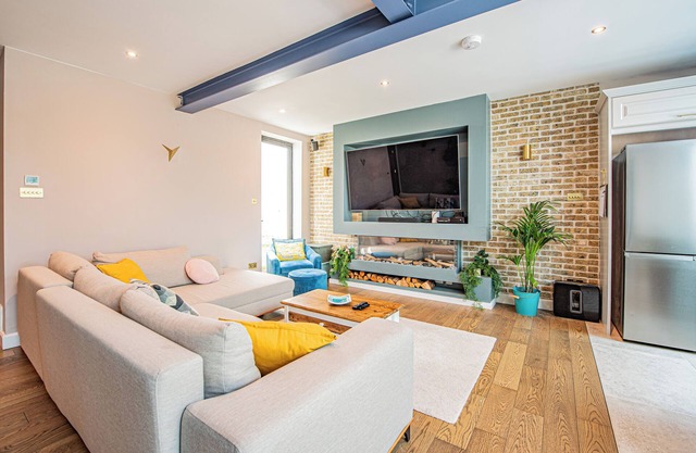 Stylish & spacious luxury 3-bed