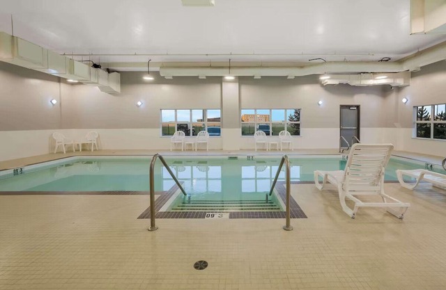 Stylish Stay with Swimming Pool, and Easy Access to Rafting Adventures