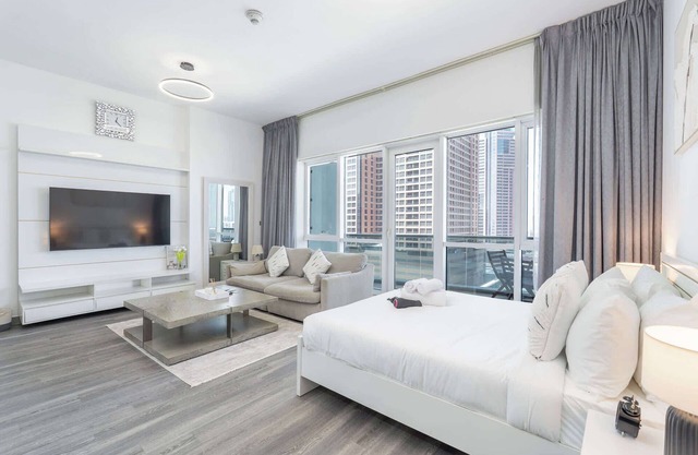 Stylish Studio Apartment in Tecom's Prime Location
