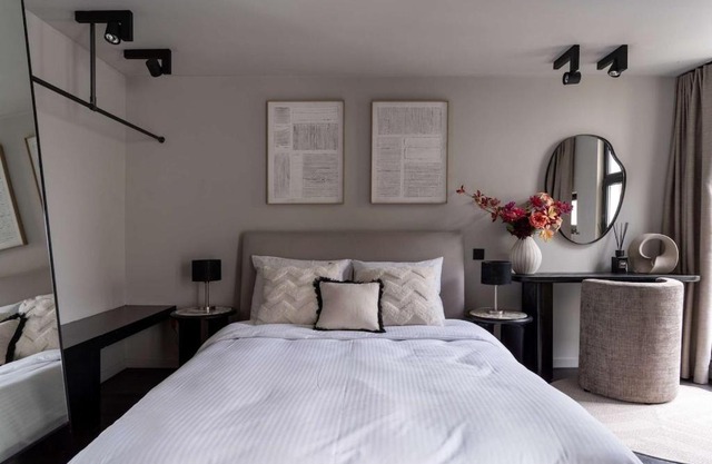 Stylish suite with private patio, perfect for 4