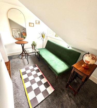 Stylish Top Floor Flat in the Heart of Camden!