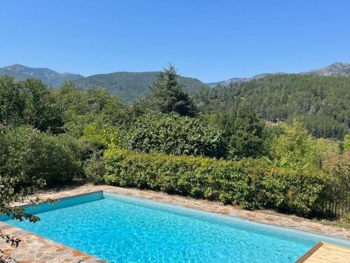 Stylish villa with large pool and stunning views