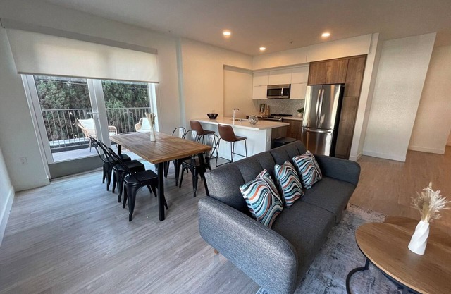 Stylish Westwood Apartment