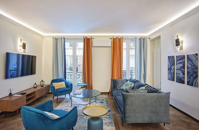 SUBLIME APARTMENT IN THE HEART OF PARIS IN THE “MARAIS”