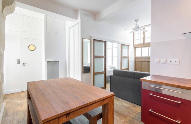 Suit Du Lion/AC Historic Flat, Marais, 4-5 Guests