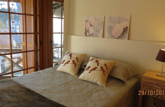 Suitable for Cinnamon Center for up to 4 people