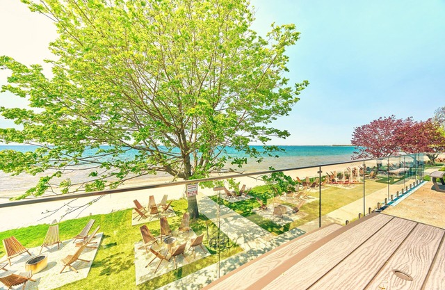 Suite 207: Beautiful 2-Bedroom Beachfront Suite