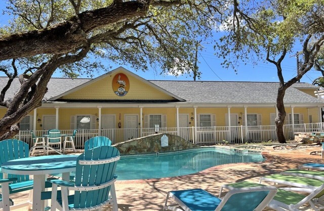 Suite 25 at D&R Pelican Bay Resort