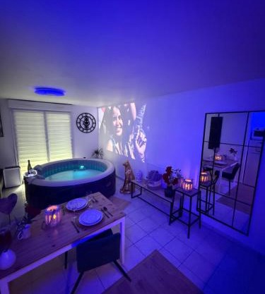 Suite Eden Spa, Appart'hôtel bien être , Patio de standing barbecue - TV XL CinéSport, Lit Q-Size, Wifi, P-Gratuit en Résidence