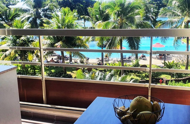 Suite F2 Arue Tahiti seaside free access swimming pool spa gym