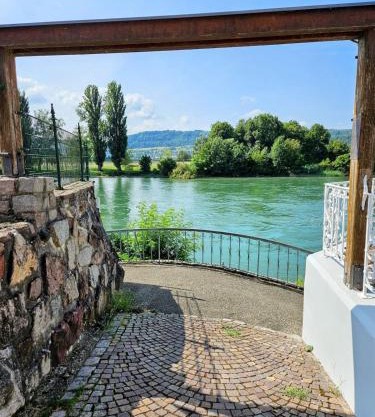 Suite Kelnhof Patio - Cozy Riverside Apartment