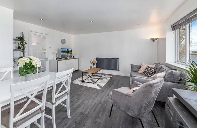 Suites by Rehoboth ★ Thames View ★ Woolwich