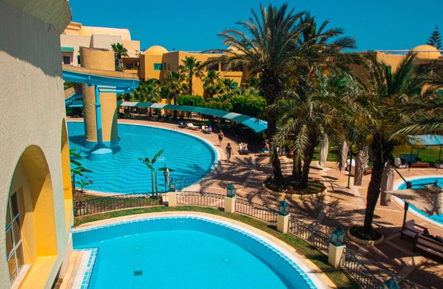 Suites hotel les charmilles & spa