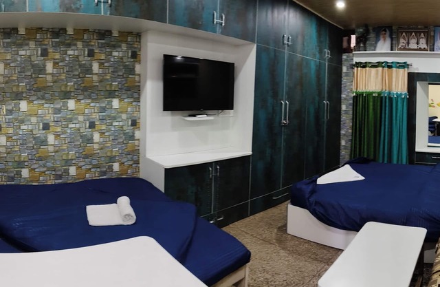 Sukoon Homestay with 6-bedroom, Cafe, WiFi on Mall Road Mussoorie