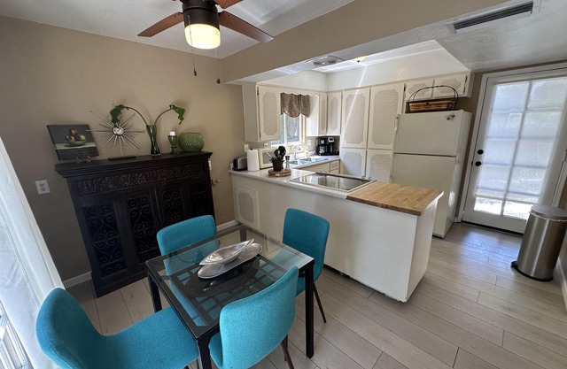 Summer 2025 available- private 1 bedroom guest house