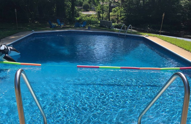 Summer House private pool/lake/large backyard/fire pit