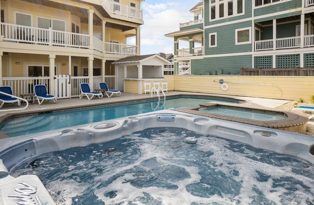 SUMMER SAVINGS - Oceanfront Dog Friendly w/Pool, Hot Tub, Elevator, Game Room