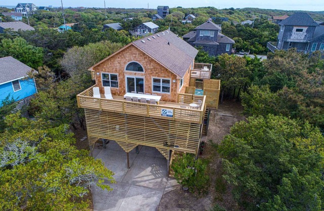 SUMMER SAVINGS - Oceanside Dog Friendly Home with Hot Tub, Game Room, Cargo Lift