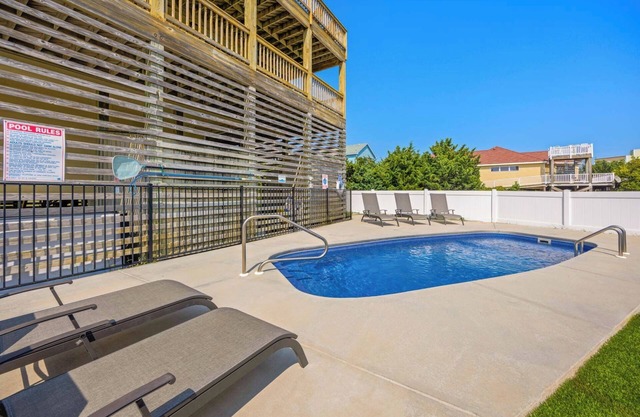 SUMMER SAVINGS- Oceanview Dog Friendly w/Saltwater Pool, Hot Tub, and Game Room