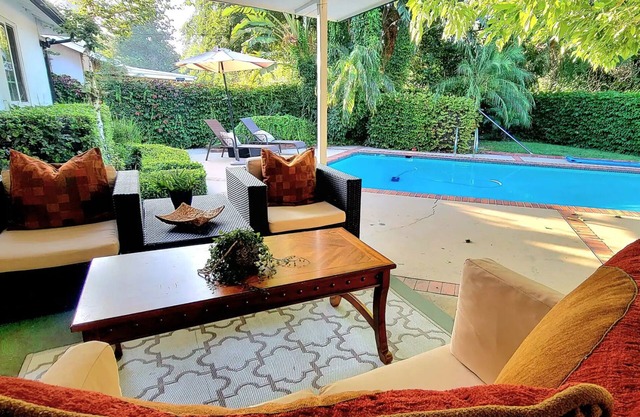 Summer Special Price! Family Fun Home- Pool, BBQ, & Fenced Yard-Pet Friendly!