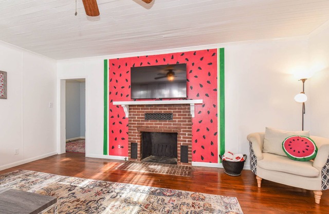 Summertime near SAV, Fast EV Charger + Pets