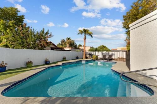 Sumptuous 4br House W Private Heated Pool