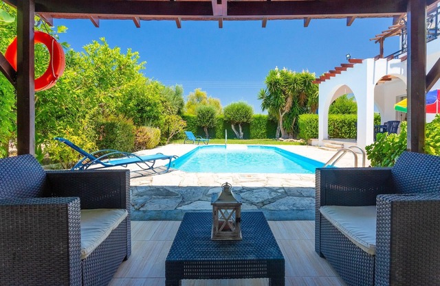 Sun Beach Villa Thio Large Private Pool Walk to Beach A C Wifi Car Not Required - 2840