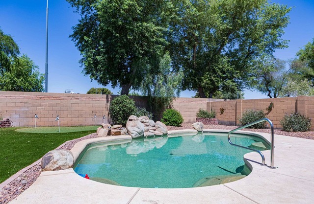 Sun-Kissed Gem, Pool Heater, Golf Green, AZ Room
