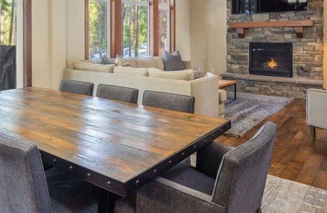 Suncadia 5 Bed Home Pool Table Golf View