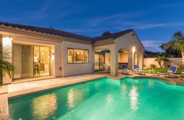 SUNDANCE VILLA - Heated Pool, Jacuzzi, Billiard-1 mile to Wigwam golf club