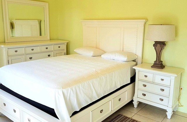 SUNFLOWER LANE APARTMENT #5 - OCEAN VIEW 7 mins from Capital