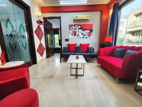 Sunlit Premium 1BHK Suite with big kitchen 9