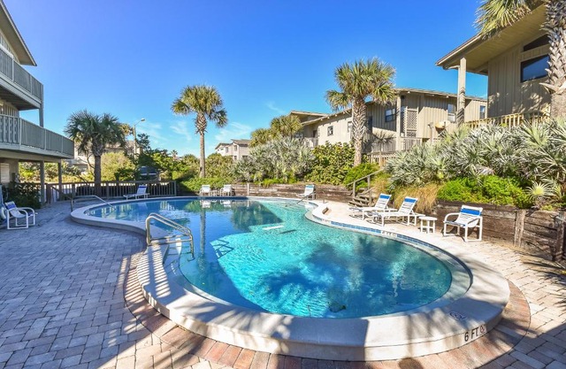Sunny Daze Sea Dunes Townhome - Pool - Green Turtle B6 Down