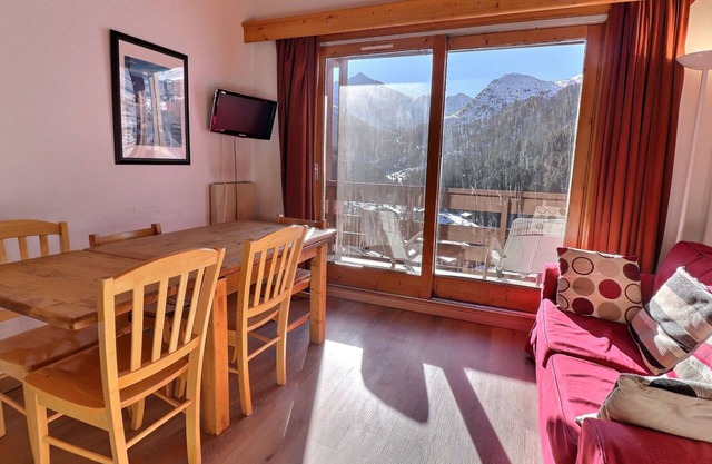 Sunny Duplex on the Slopes with Mezzanine, Ideal for Families