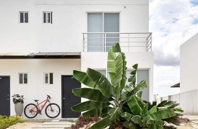 Sunny Villa v2 · 3 bedrooms · 3.5 beds