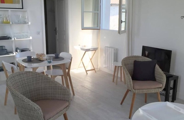 Sunny Gîte in a Historic Setting with Private Terrace, Parking, & Nearby Spa