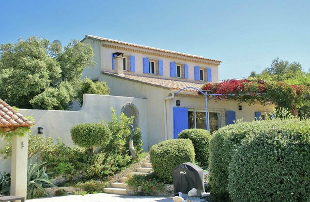 Sunny Provence Getaway