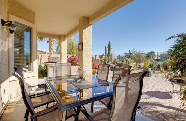 Sunny San Tan Valley Home w/Grill on Golf Course!
