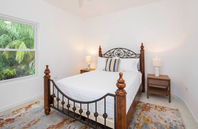 Sunnyhill Cottage, 2 minutes from the Sea & Mastic Trail.
