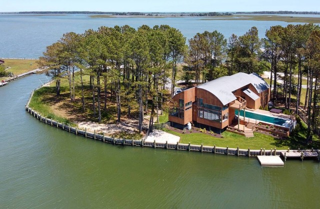 Sunrise Shore - Waterfront; Private pool & hot tub!
