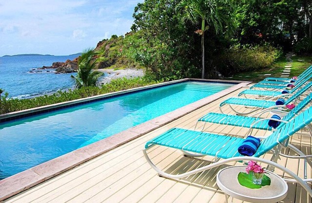 Sunset Beach: Beachfront Villa! Pool! Hot Tub!