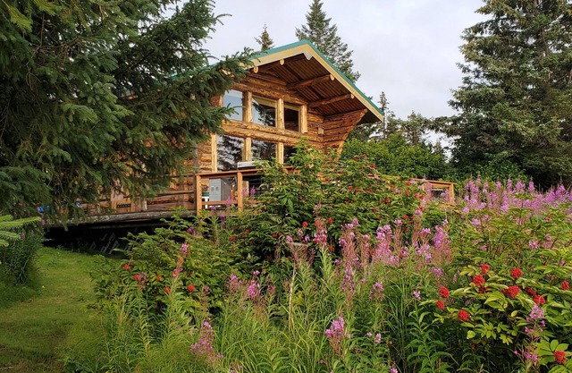 SUNSET BLUFF.Incredible Ocean Views of Cook Inlet and Volcanos,private