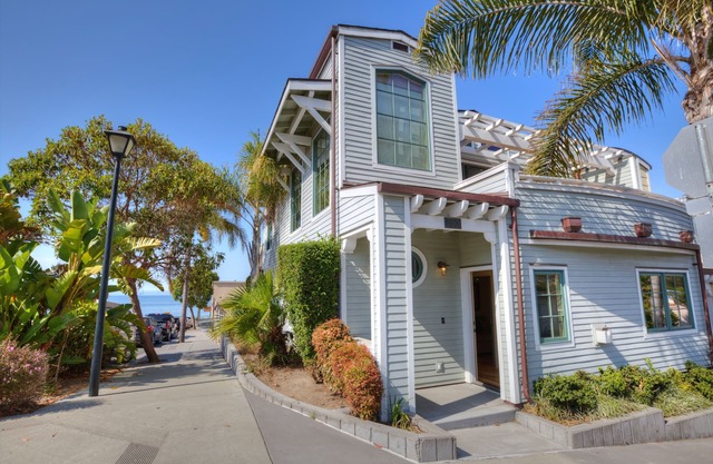 Sunsetter in Avila Beach - 2 min walk to beach, located in Ocean 17