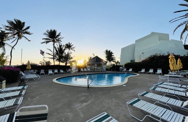 Sunshine Suite, Just Steps to the Pool and Ocean