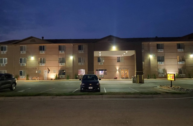 Super 8 by Wyndham Henderson North East Denver